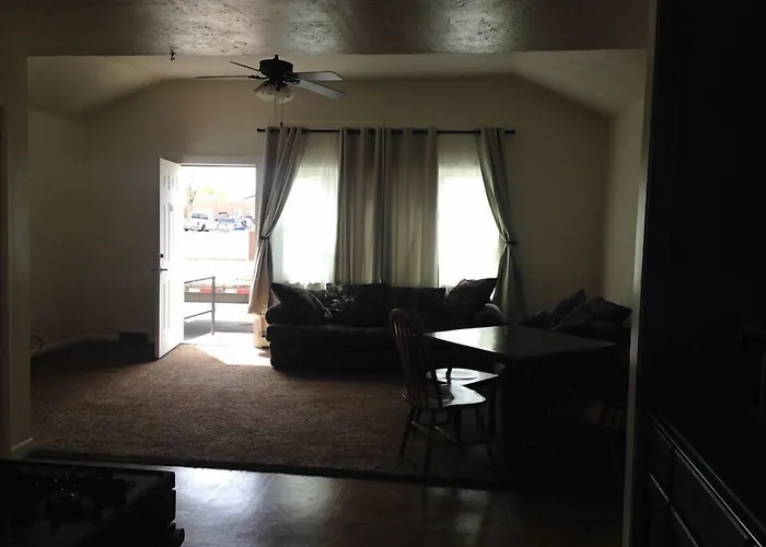 Cattlemen Motel 5*